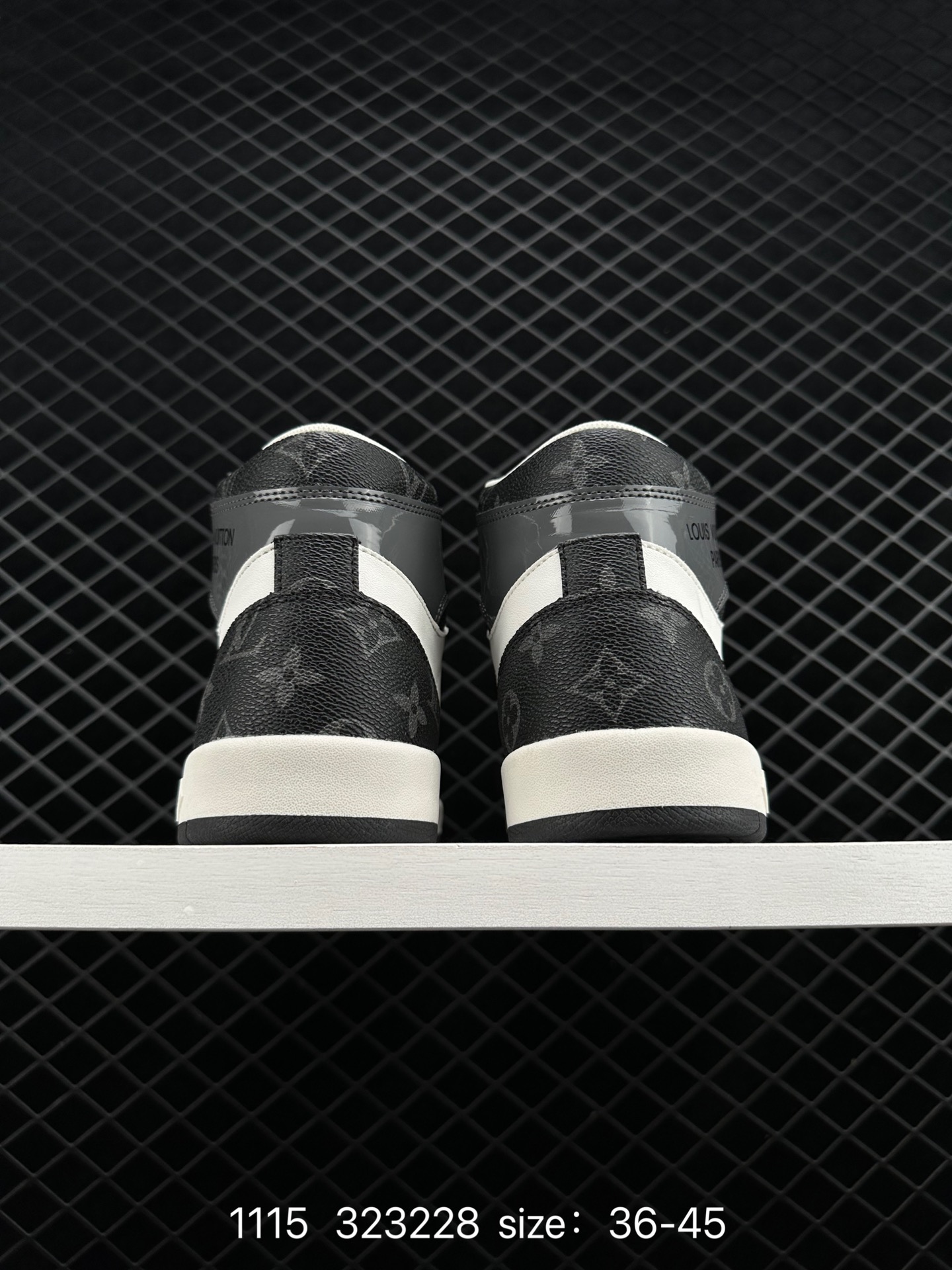 Nike Air Jordan 1 Retro High OG”Black/White“